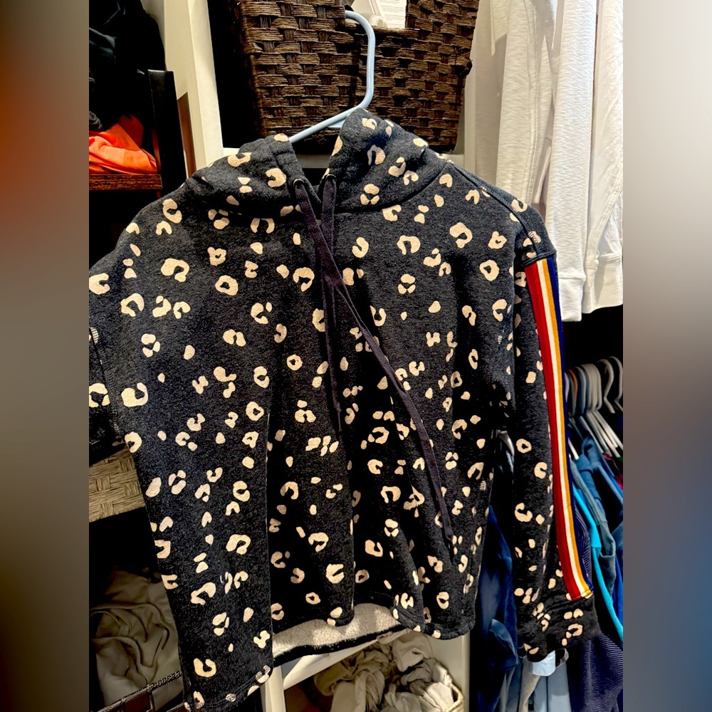 Evereve Gray and Cream Patterned Hoodie